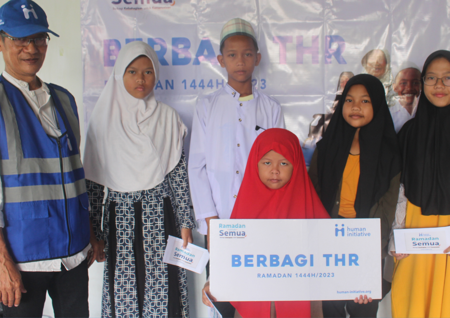 Hadiah Idul Fitri untuk Anak Yatim